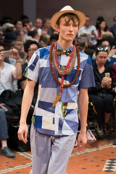 Look 54